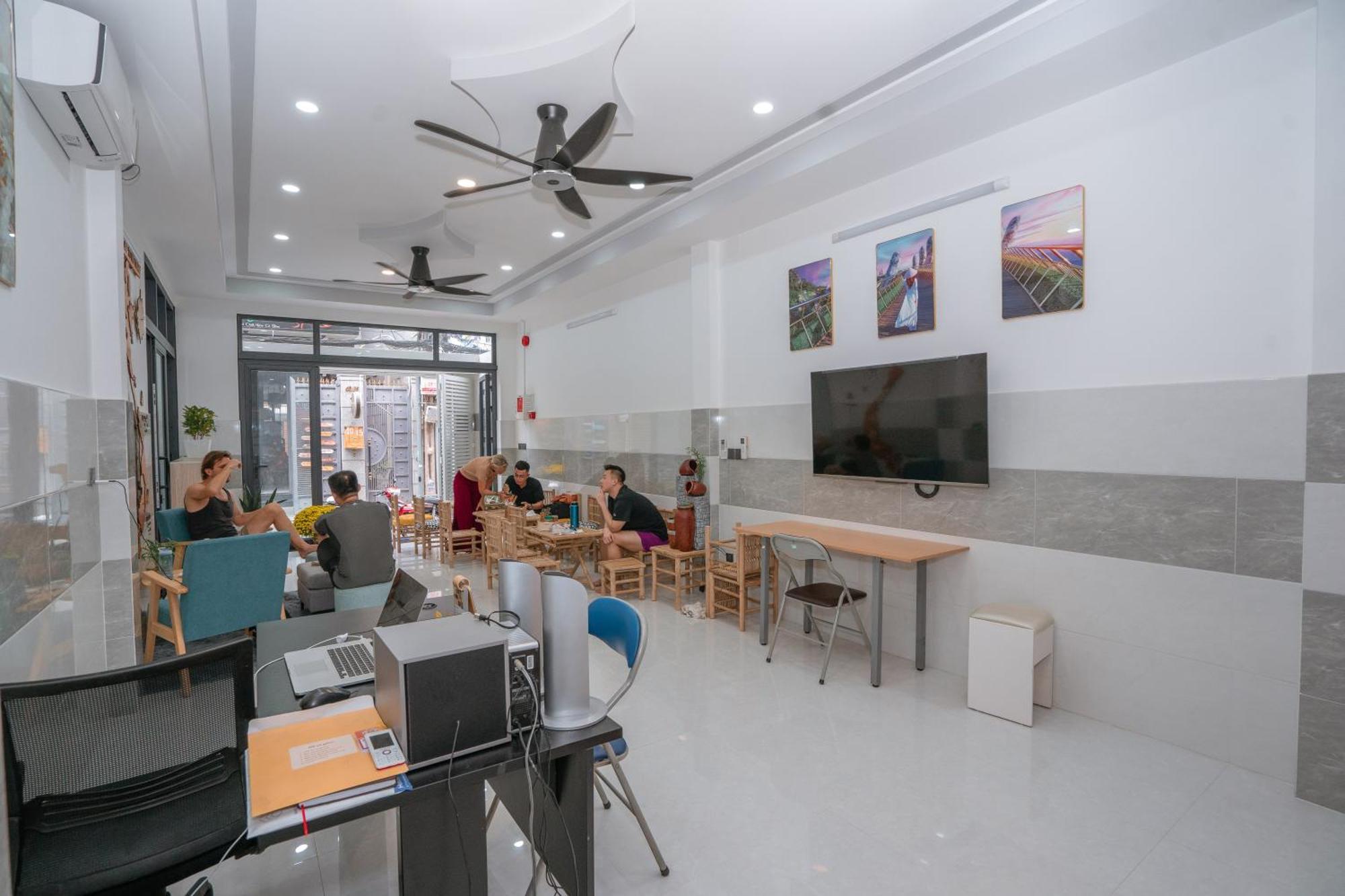 Aloha Saigon Premium Hostel By Local Travel Experts - Newly Opened, Less-Touristy Location, Spacious Rooms, Glass Shower Bathroom, Free Breakfast & Walking Tour 胡志明市 外观 照片