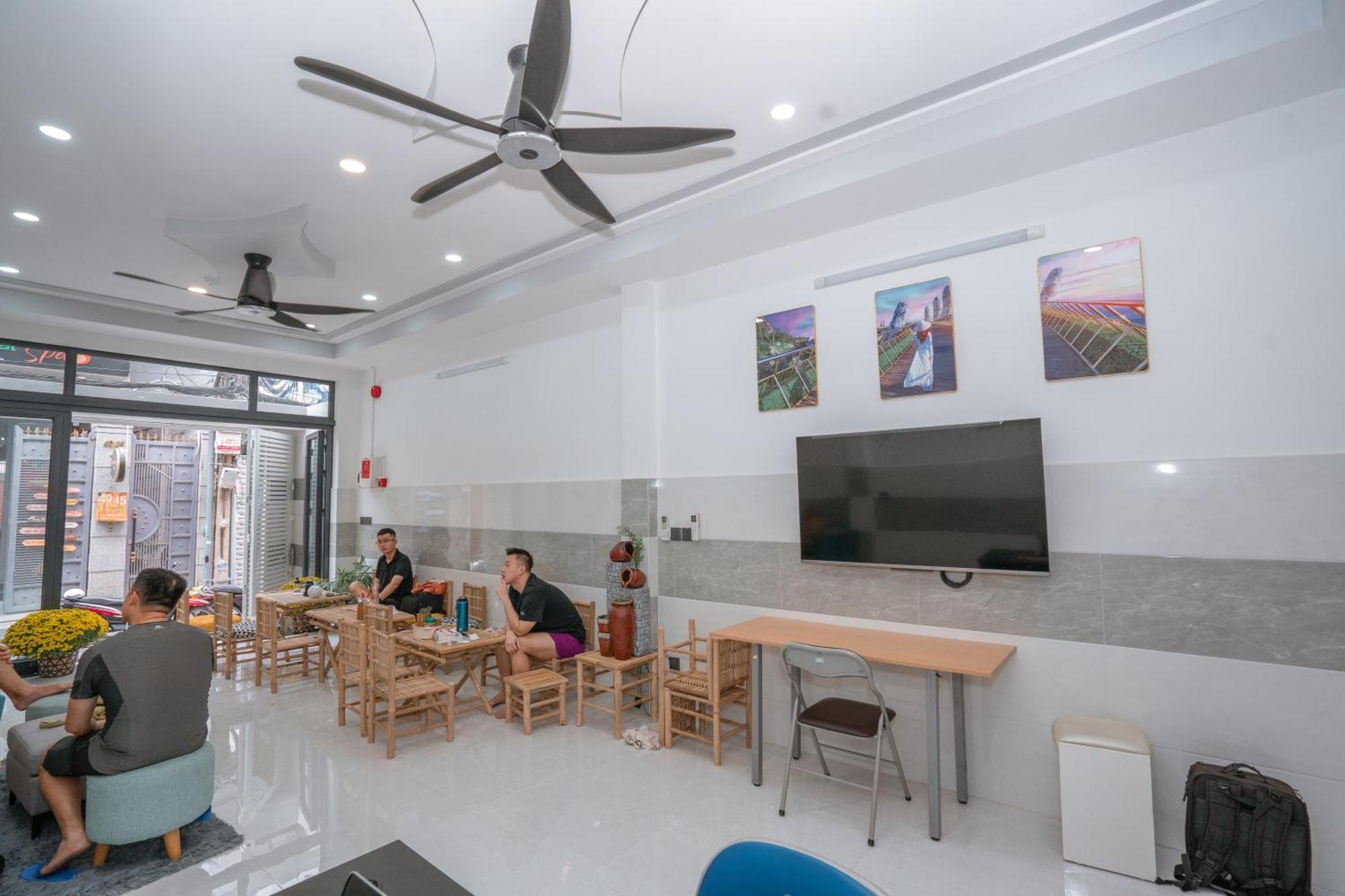 Aloha Saigon Premium Hostel By Local Travel Experts - Newly Opened, Less-Touristy Location, Spacious Rooms, Glass Shower Bathroom, Free Breakfast & Walking Tour 胡志明市 外观 照片