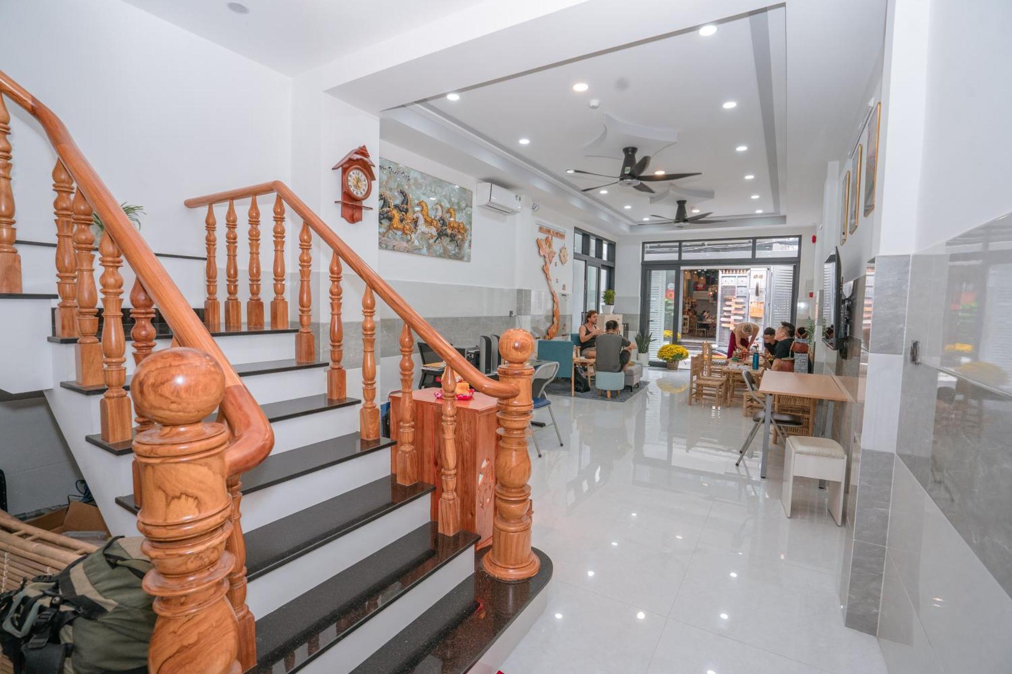 Aloha Saigon Premium Hostel By Local Travel Experts - Newly Opened, Less-Touristy Location, Spacious Rooms, Glass Shower Bathroom, Free Breakfast & Walking Tour 胡志明市 外观 照片