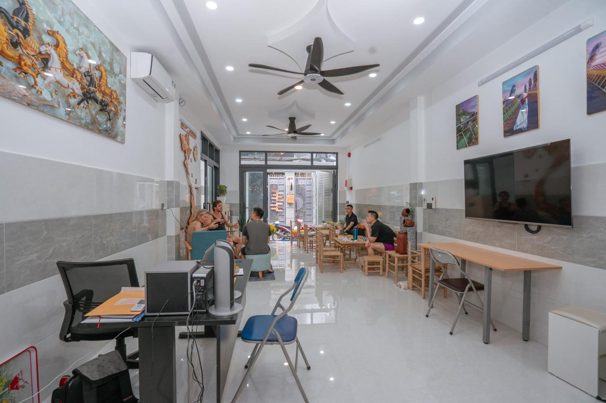 Aloha Saigon Premium Hostel By Local Travel Experts - Newly Opened, Less-Touristy Location, Spacious Rooms, Glass Shower Bathroom, Free Breakfast & Walking Tour 胡志明市 外观 照片