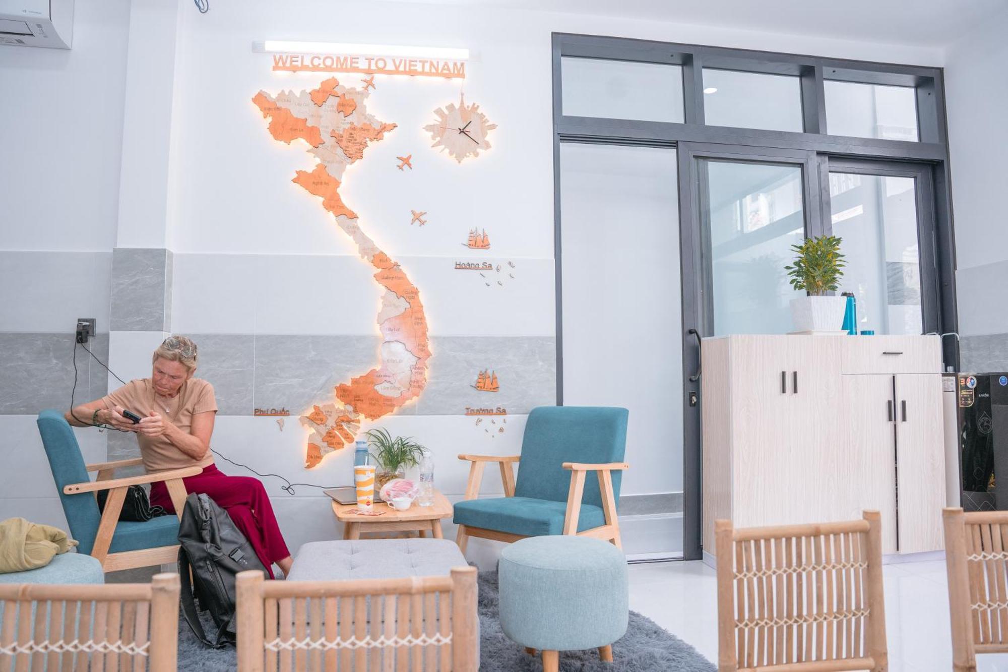 Aloha Saigon Premium Hostel By Local Travel Experts - Newly Opened, Less-Touristy Location, Spacious Rooms, Glass Shower Bathroom, Free Breakfast & Walking Tour 胡志明市 外观 照片